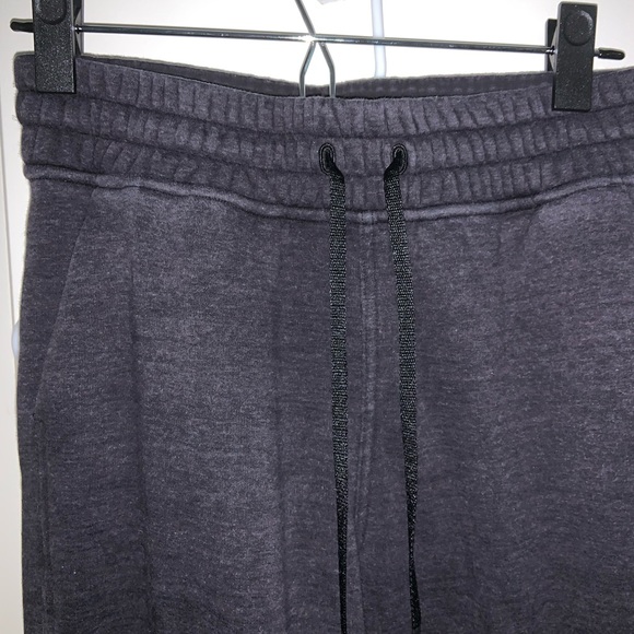 Lululemon women’s joggers - Picture 3 of 4